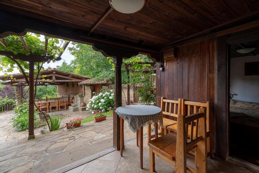 Guest House Zarkova Kushta Żerawna Zewnętrze zdjęcie