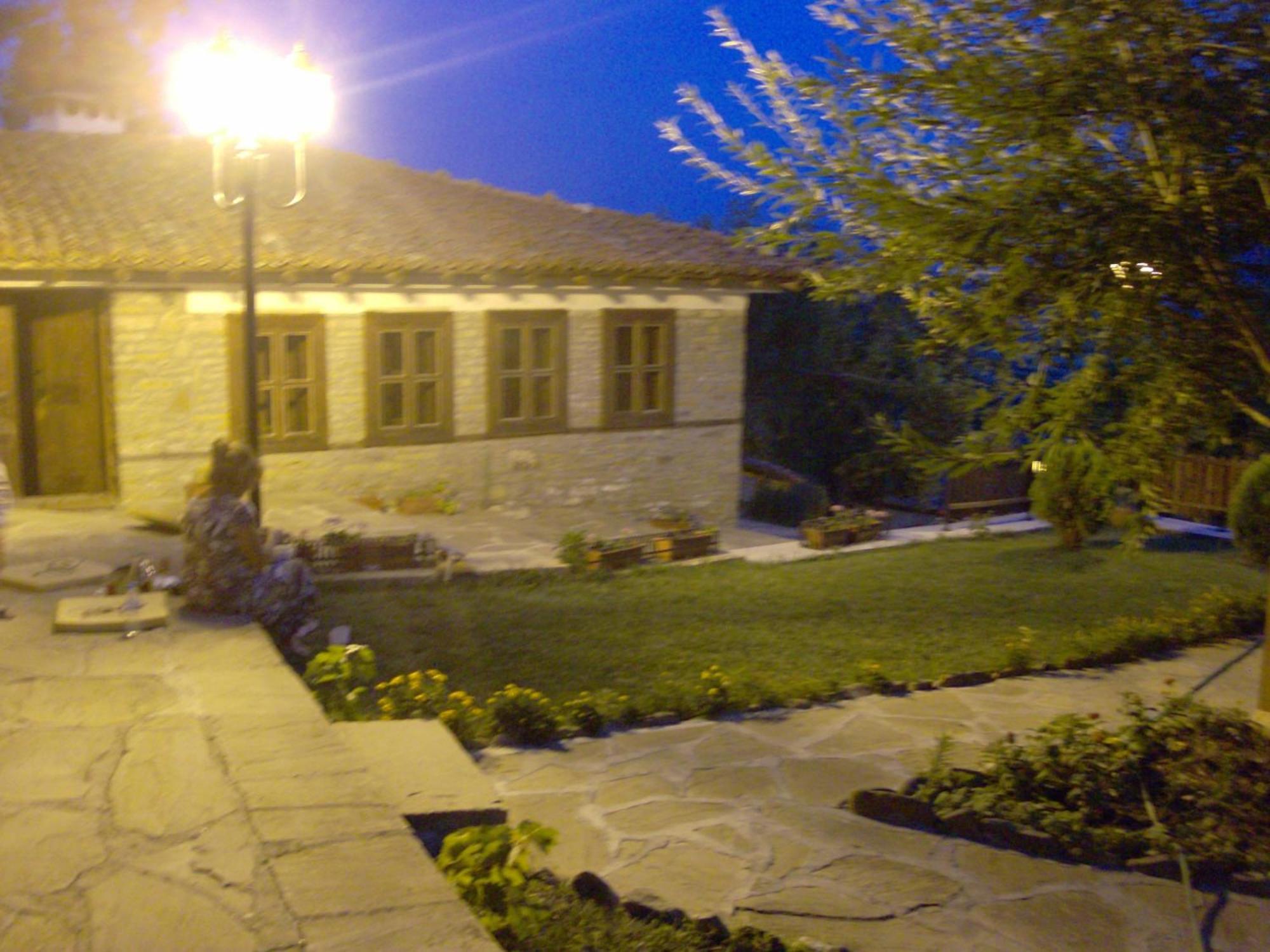Guest House Zarkova Kushta Żerawna Zewnętrze zdjęcie